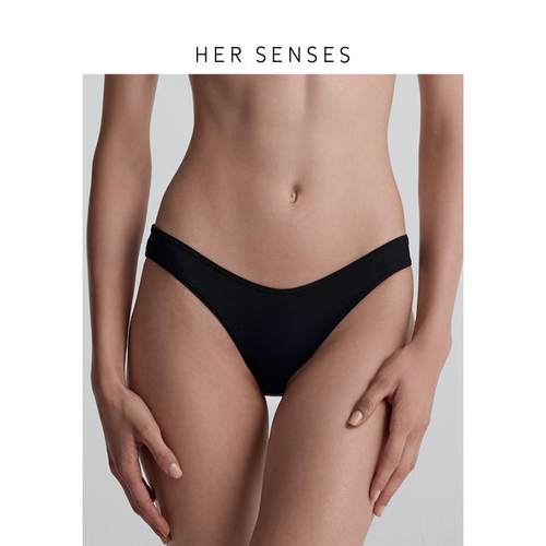 HER SENSES/何识律动系列系绳环保纱线中腰三角裤P140