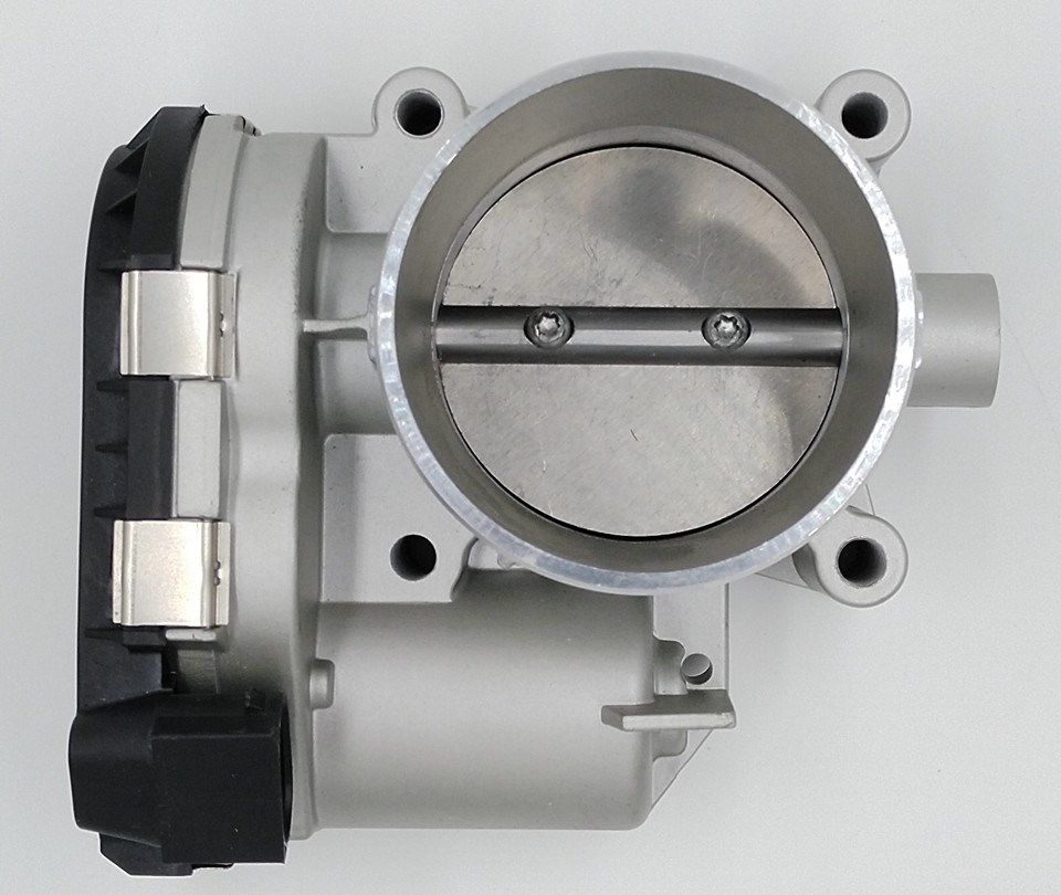 new throttle body valve  volvo c70 v70 s80 xc90 oe 8677867 0