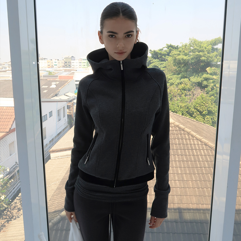 KVKV 深灰色立领羊毛混纺拼接结构修身连帽衫运动外套