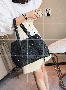 2020 new wild ladies  flower hollow handbag bag