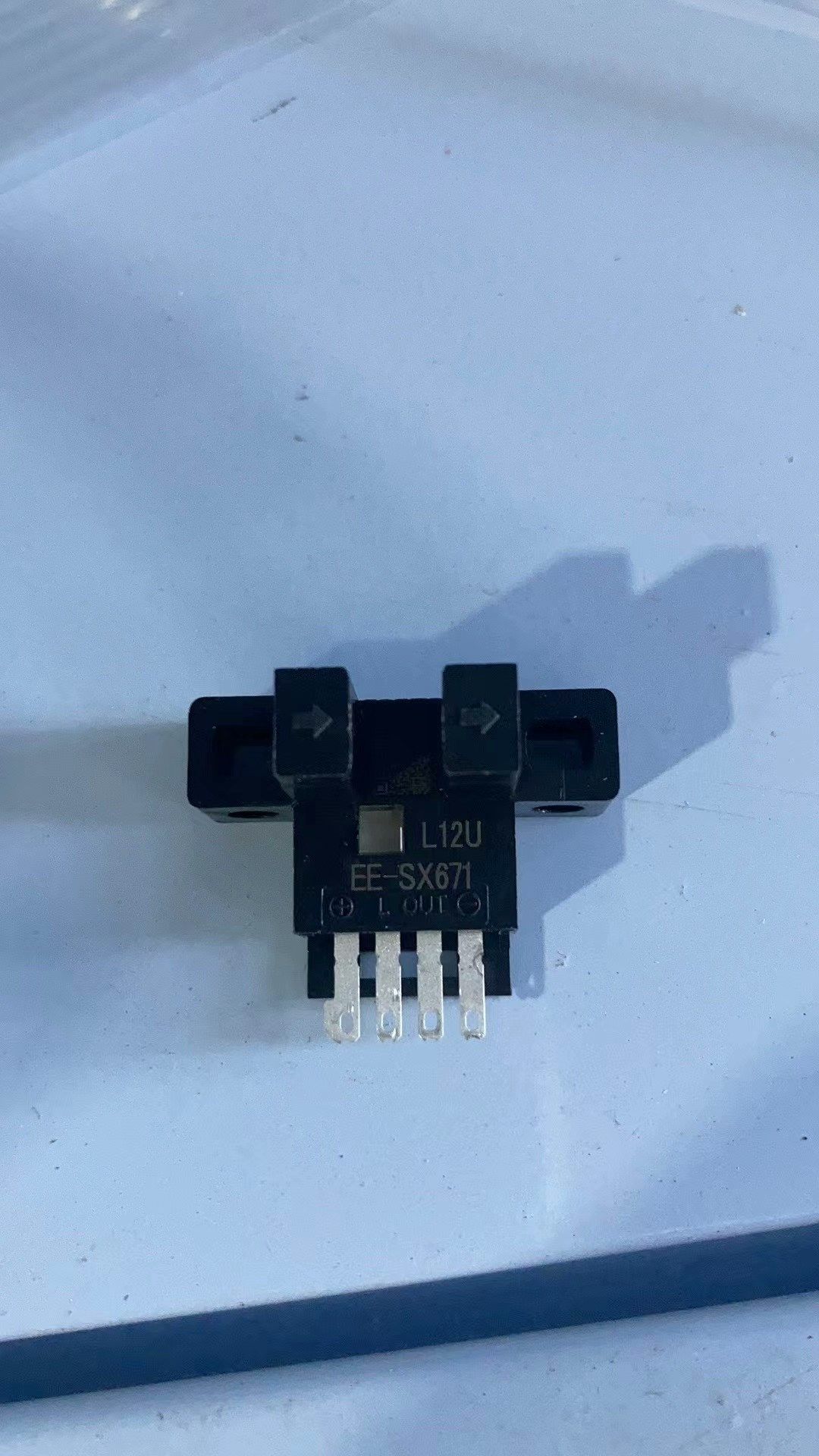 欧姆龙传感器ee-sx671,全新正品,售出不退不换,诚信卖