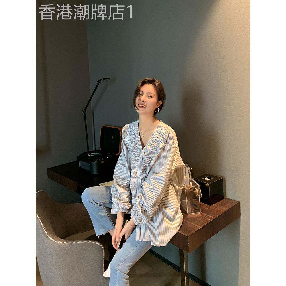 孕妇装春秋款2025新款V领条纹衬衫设计感棉宽松时髦孕妈长袖上衣