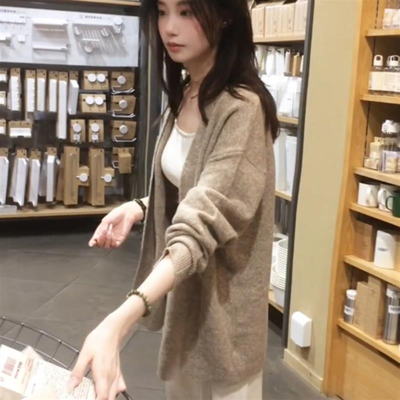 韩系慵懒风燕麦色毛衣开衫外套女春秋2026新款巨好看的针织衫上衣