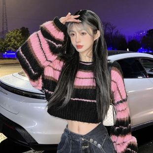 新款 上衣女秋装 洋气设计感小众露脐撞色条纹毛衣 针织衫 甜辣风短款