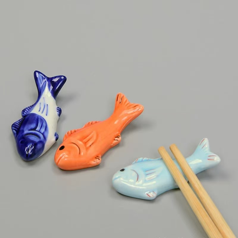 创意可爱小鱼陶瓷筷子架