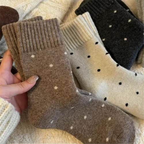 袜子女款保暖秋冬季加绒新款波点毛圈中筒可爱百搭复古堆堆滑雪袜