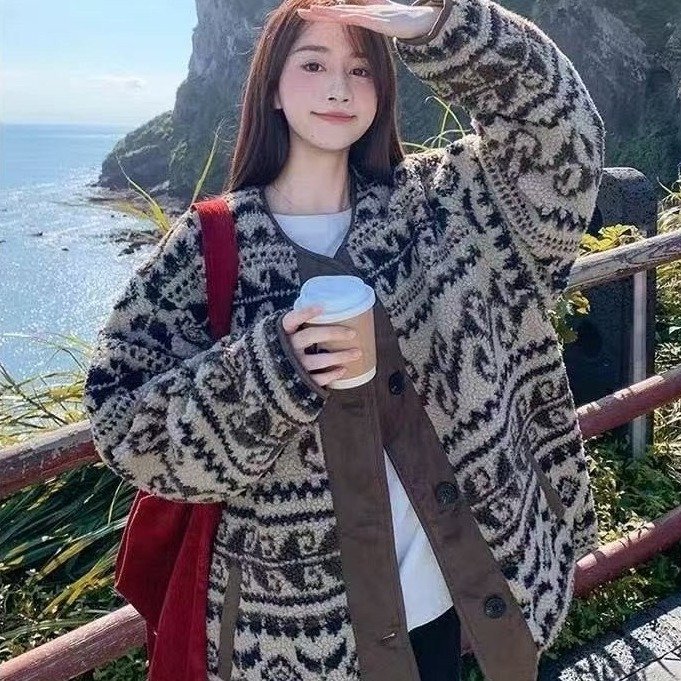 时尚显瘦复古民族风羊羔毛外套