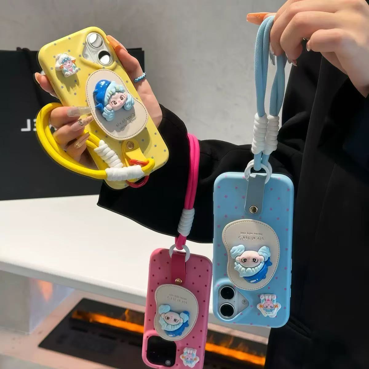 超红爆款自带挂绳直接朵拉手机壳