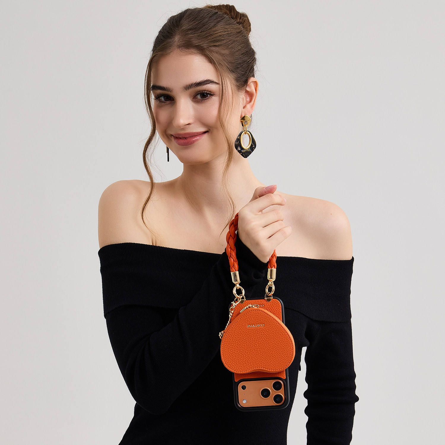 custype手机壳带挂绳手腕带一体适用于苹果17promax磁吸爱心小卡包iPhone16pro/air防摔壳小众个性好看保护套