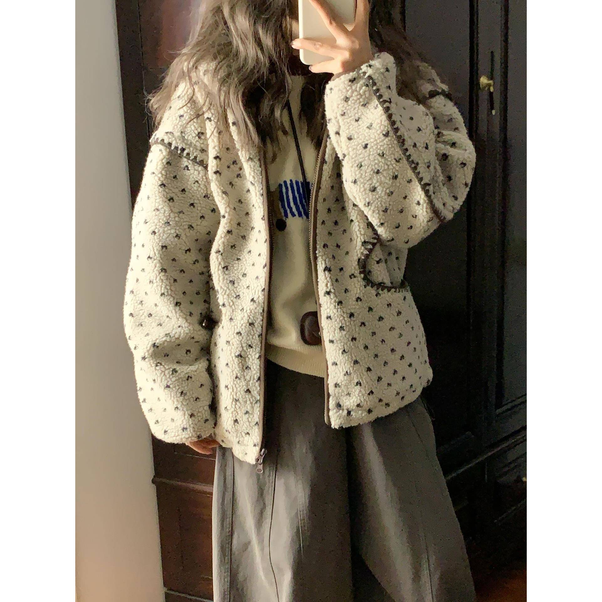 冬季羊羔毛外套女冬季2025新款日系覆古连帽保暖加绒加厚棉衣棉服