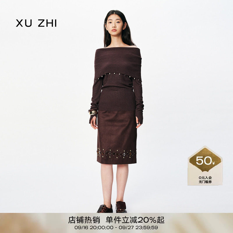XU ZHI2025秋冬金属装饰翻领一字肩针织上衣