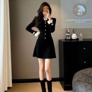 中国风气质优雅盘扣灯芯绒连衣裙女新中式高级感收腰显瘦内搭短裙