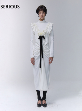 ASSIGNMENTS 2025秋季新款康乃馨缎带连衣裙女法式优雅褶皱长裙