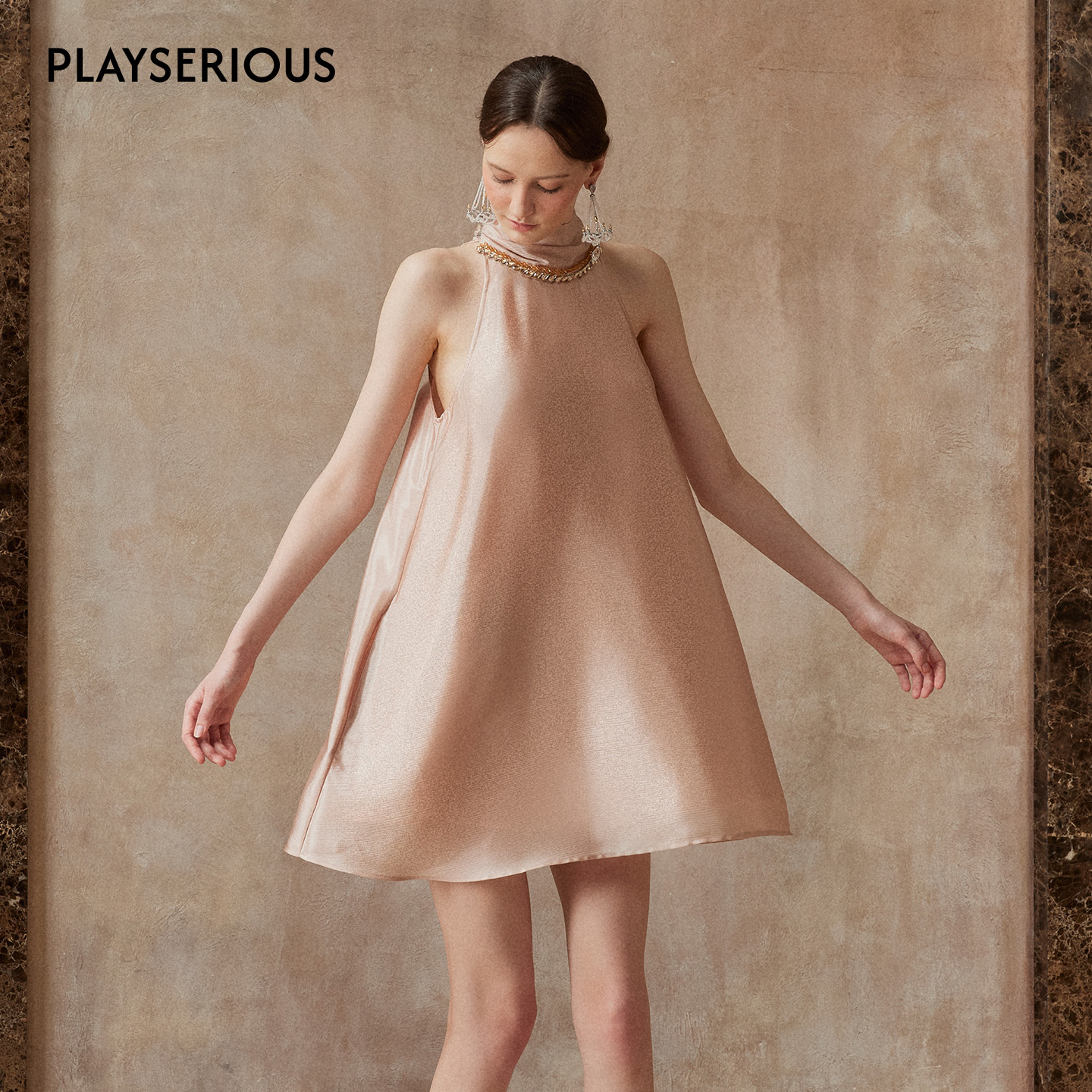 fa sogno 2025秋季新款“钻粉鎏光”挂脖连衣裙女甜美漏肩连衣裙