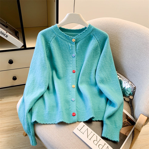 高级感彩扣软糯针织毛衣女秋冬韩系时尚休闲显瘦减龄外搭开衫上衣