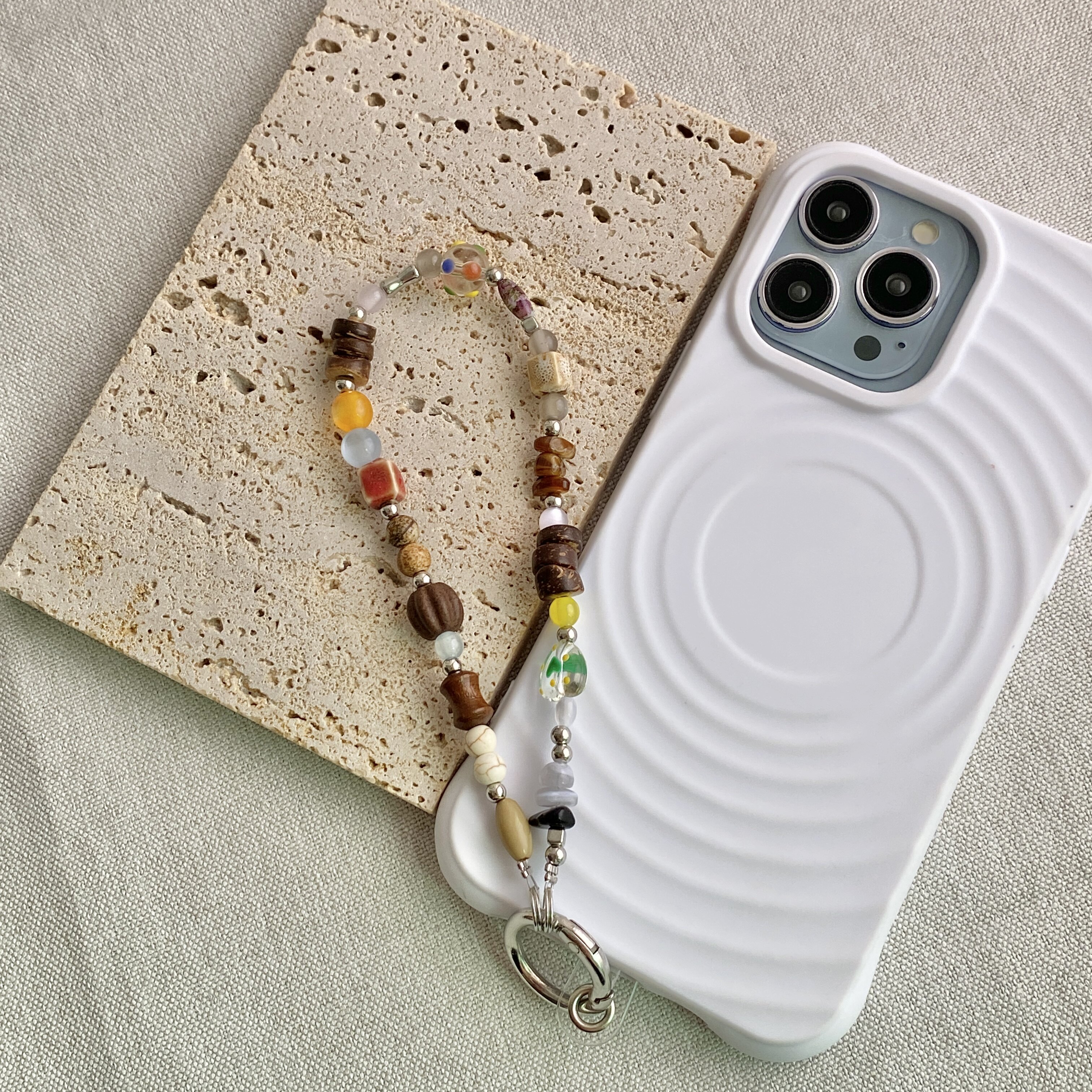 魔幻森林手机链短款手机挂绳新款ccd相机挂链女款高级感手工珠串链绳ins风防摔吊坠网红精致百搭防摔链条个性