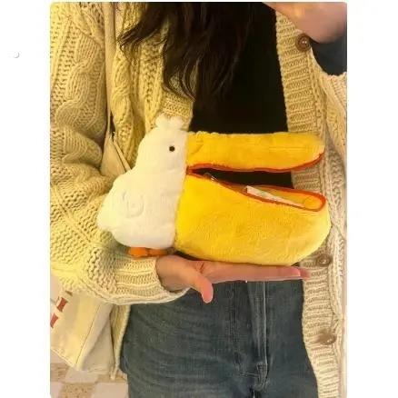 迷你相机包鹈鹕包毛绒化妆包随身包零钱包耳机收纳包可爱文具袋女