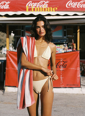 Limone温泉新款高级感性感比基尼欧美挂脖黄色分体泳衣女辣妹泳装