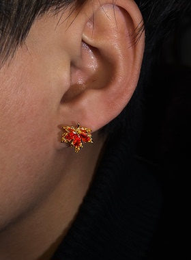 枫叶耳钉男百搭时尚红色精致镶嵌气质简约彩色手工小众