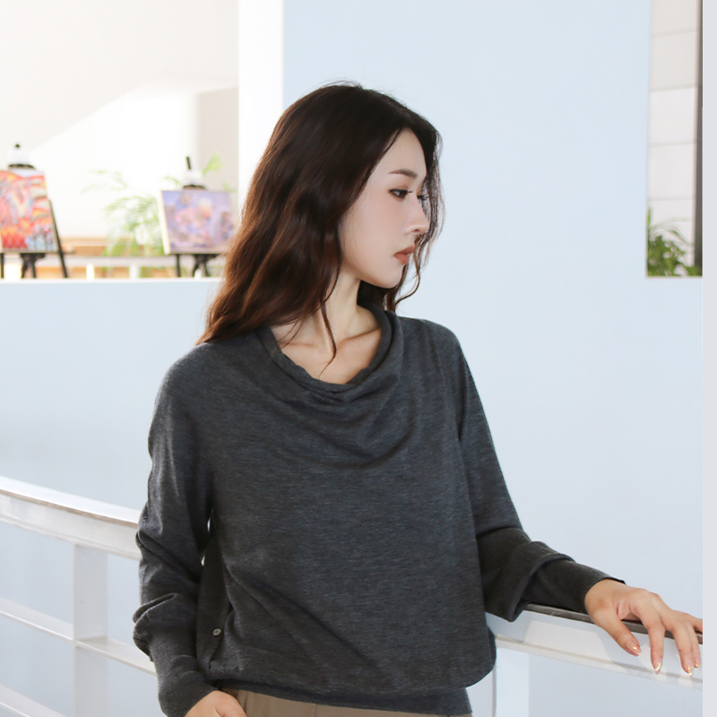 简表达25年秋季新款羊毛针织衫