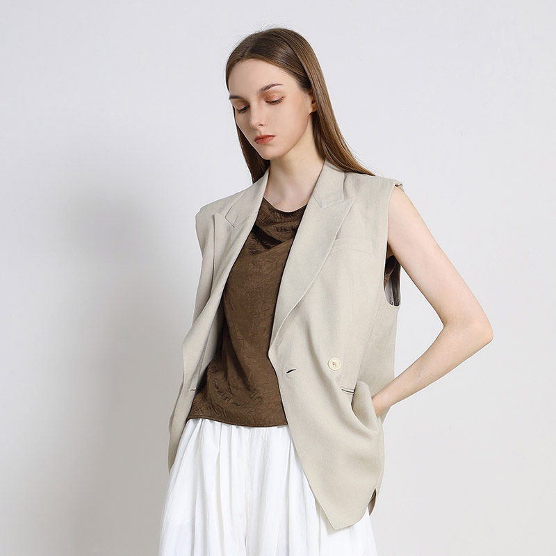 简表达25年春季新款无袖马甲背心