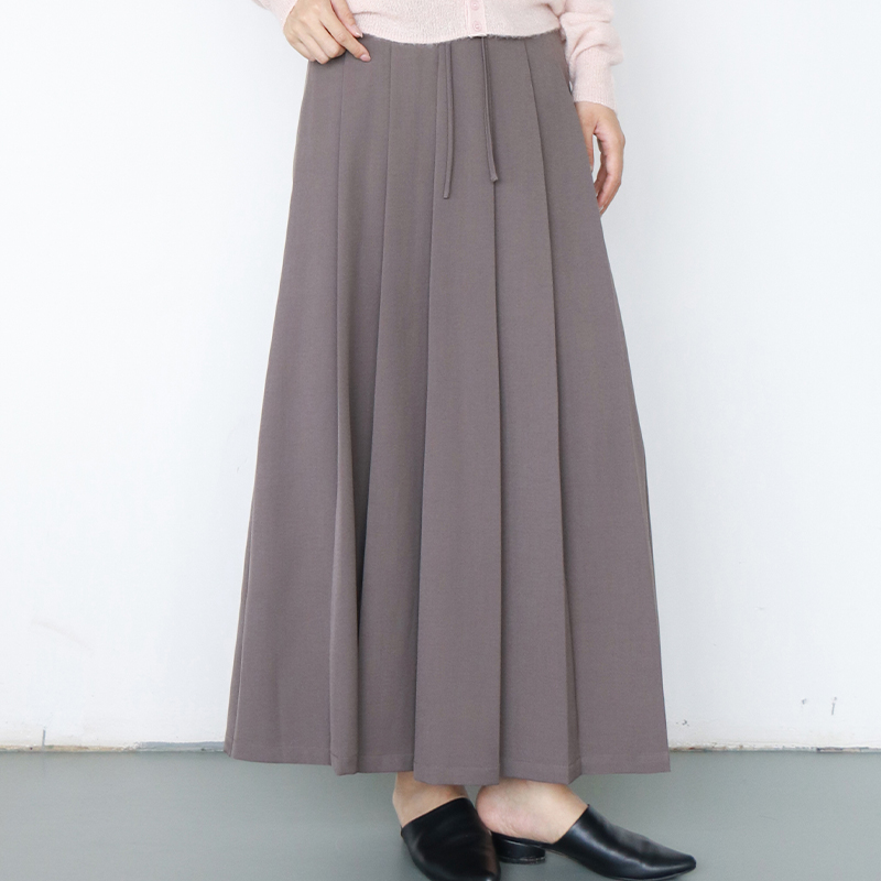 简表达25年秋季新款时尚半身裙