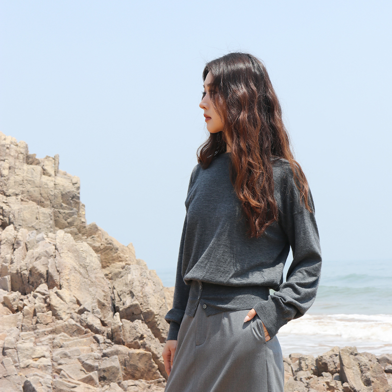 简表达25秋新款羊毛毛衫