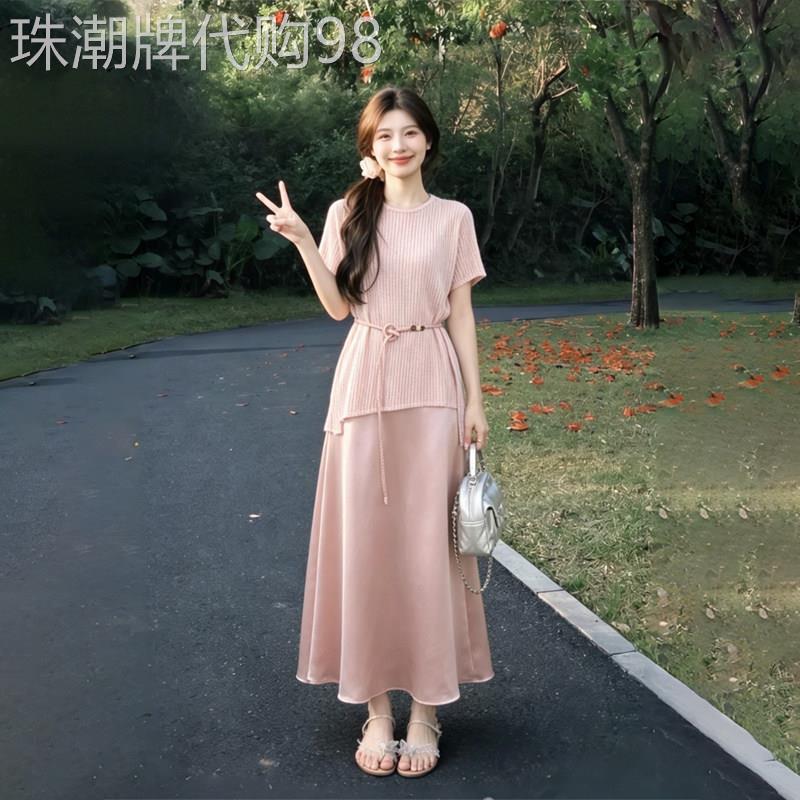 潮牌镂空短袖针织衫缎面连衣裙女夏季2026新款温柔风吊带裙两件套