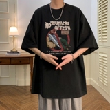 黑色