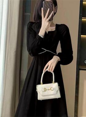 轻奢高级感气质白色连衣裙女2025秋季大码胖mm收腰减龄别致a字裙