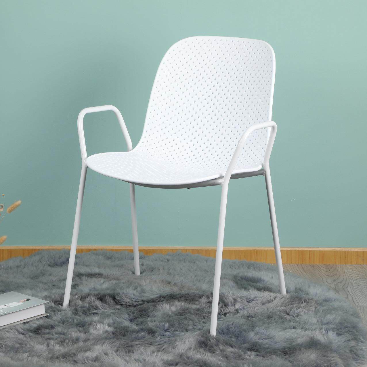 厂家直供欧美简约休闲洽谈椅子咖啡厅户外可叠放镂空北欧塑料餐椅