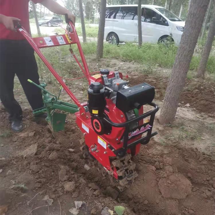菜园果园趟地追肥施肥机履带链轨式柴油微耕机小型开沟犁地机