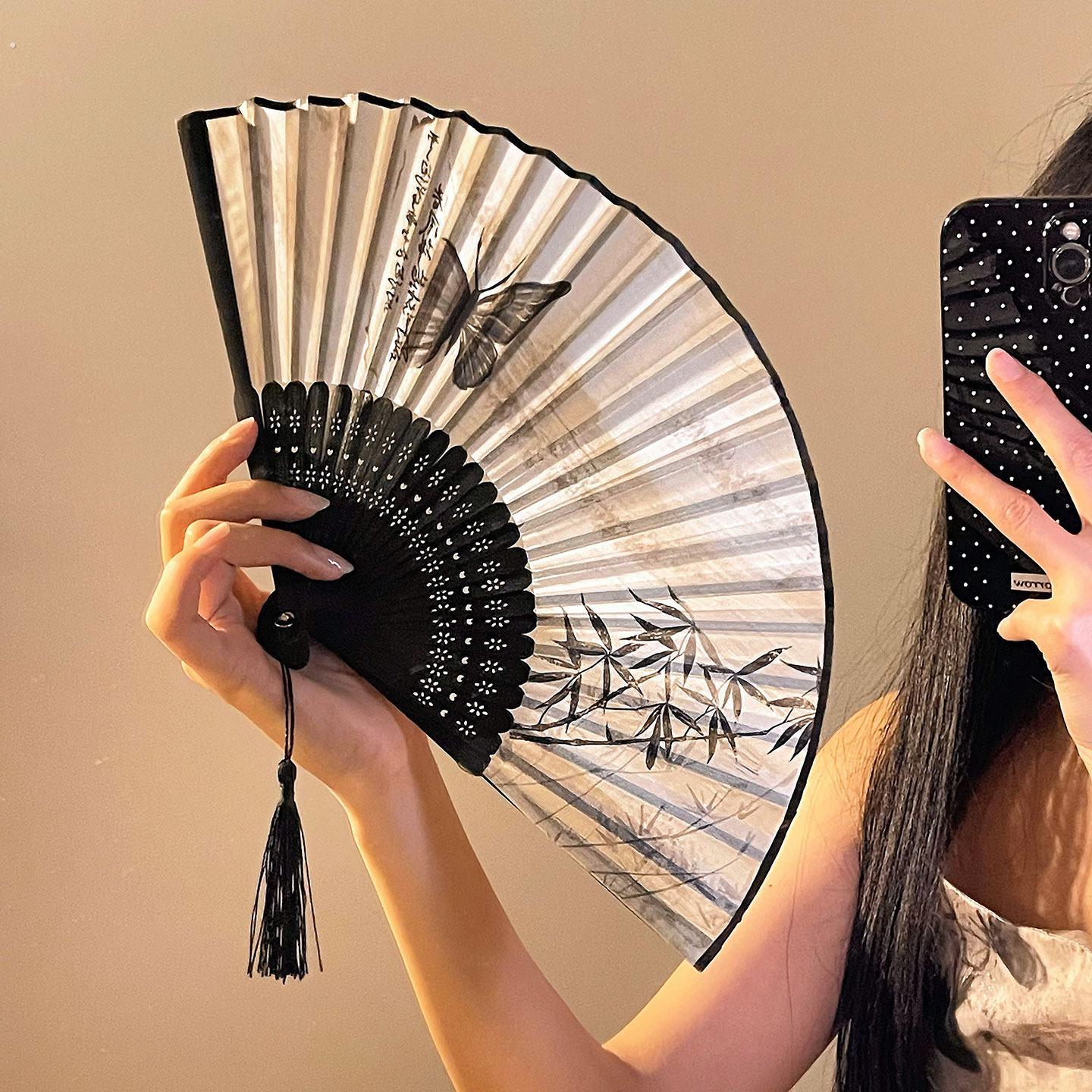 古风折扇新中式蝴蝶扇子夏季汉服古装随身携带竹扇舞蹈折叠小扇子
