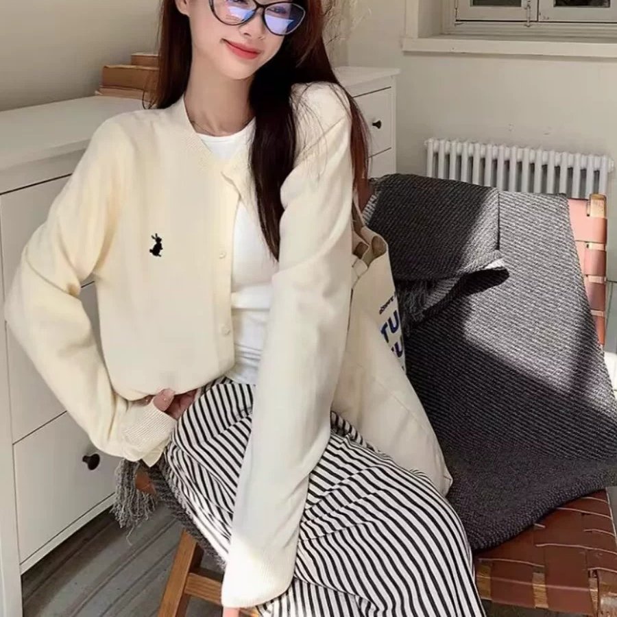 韩国小众兔子刺绣羊绒开衫女宽松毛针织衫