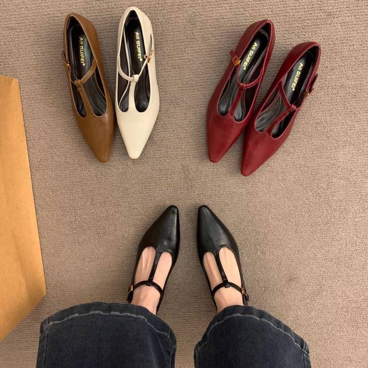 香港复古尖头粗跟玛丽珍鞋2025冬季新款舒适百搭软皮黑色单鞋女鞋