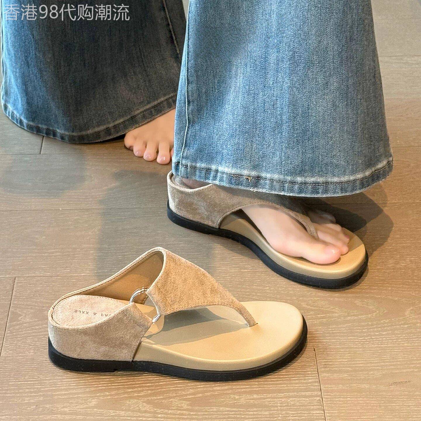 香港真皮坡跟厚底夹脚人字拖女夏外穿2026新款超火爆款沙滩凉拖鞋