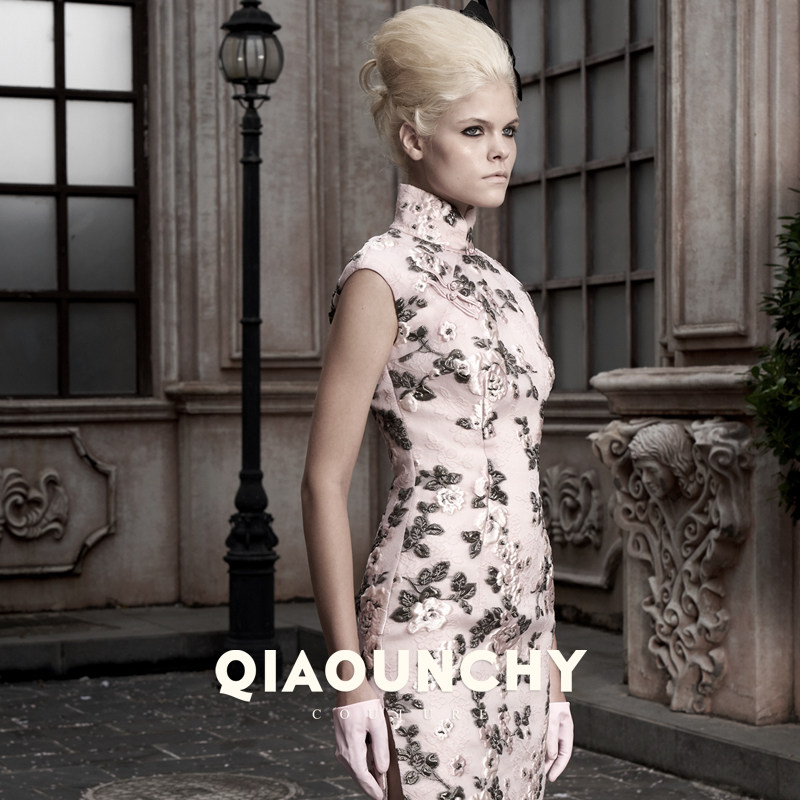 意大利进口浮雕提花 QIAOUNCHY俏云曦｜桃粉色国风高定高领旗袍裙