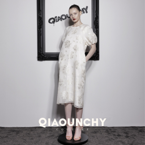 真丝浮雕提花 QIAOUNCHY俏云曦｜优雅真丝提花圆领连衣裙长裙春夏