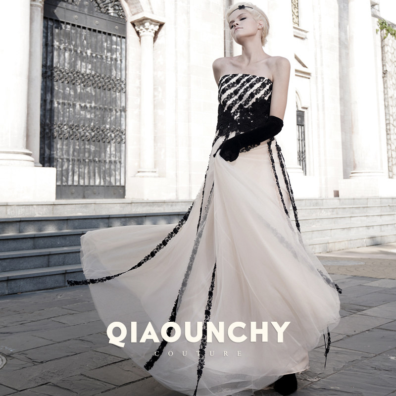 小仙裙 QIAOUNCHY俏云曦｜高定手缝蕾丝花杏色收腰大摆裙礼服裙