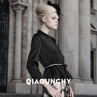 法式 QIAOUNCHY俏云曦｜黑色立裁斜襟上衣及人造钻石腰带秋冬 优雅