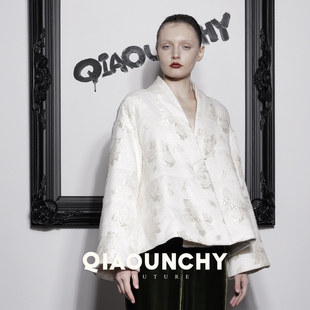 新国风 QIAOUNCHY俏云曦 雅致杏色真丝提花中式羽绒棉棉服25秋冬