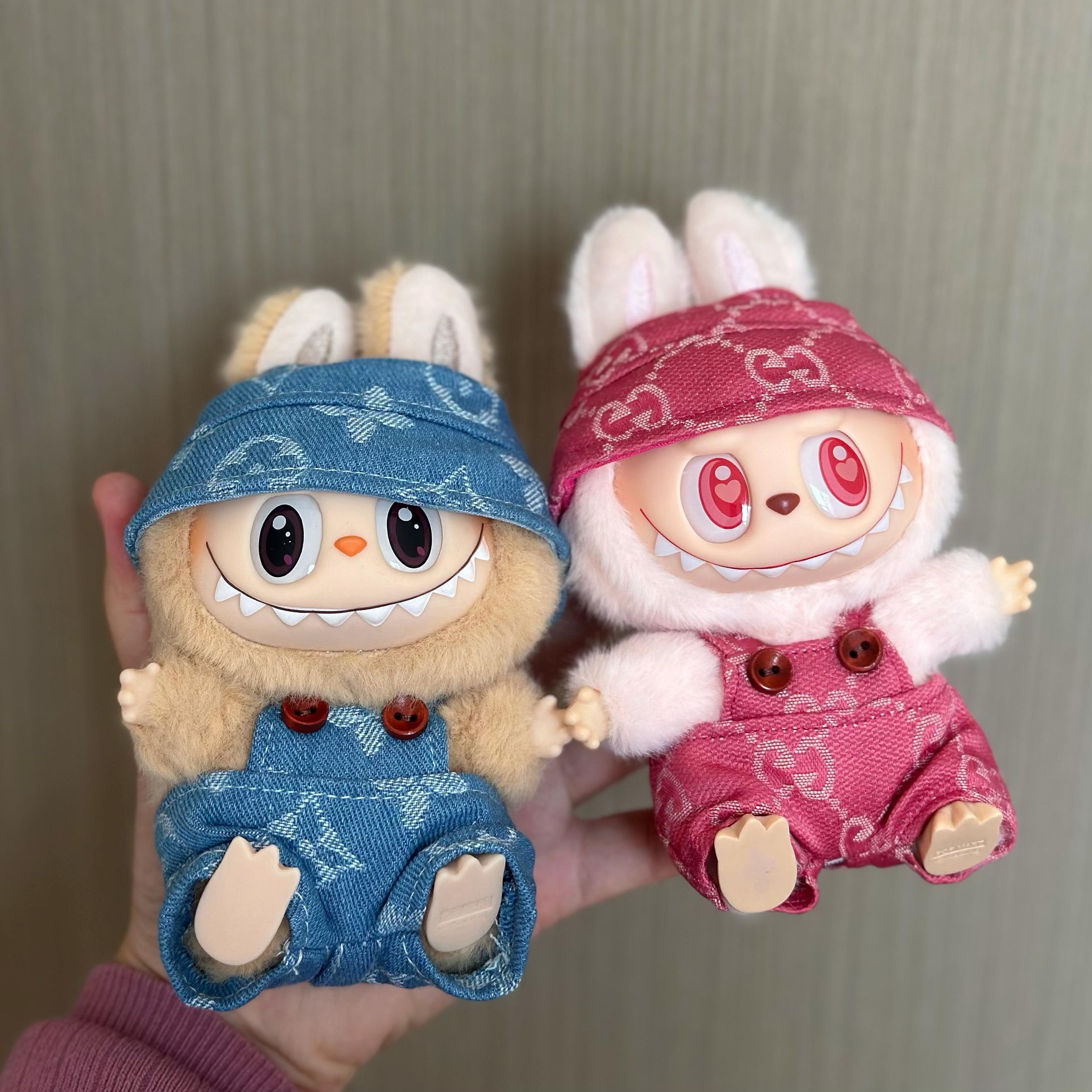 拉布布娃衣官方正品1/2代 labubu马卡龙衣服17cm搪胶公仔背带裤坐