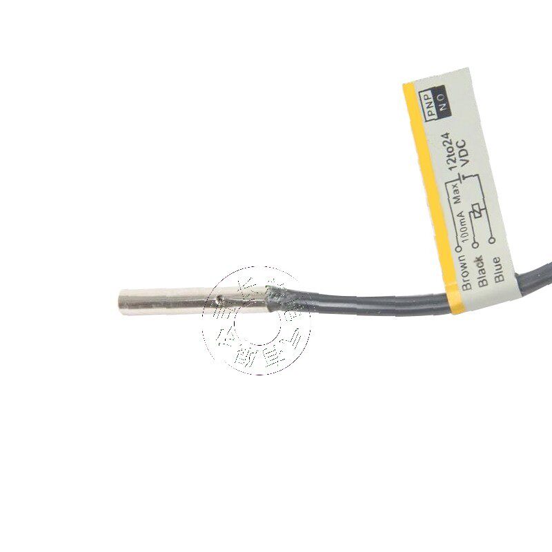 小型圆柱型感应金属传感器E2E-CR8B1-11 B2 E2E-CR8C1 C2接近开关