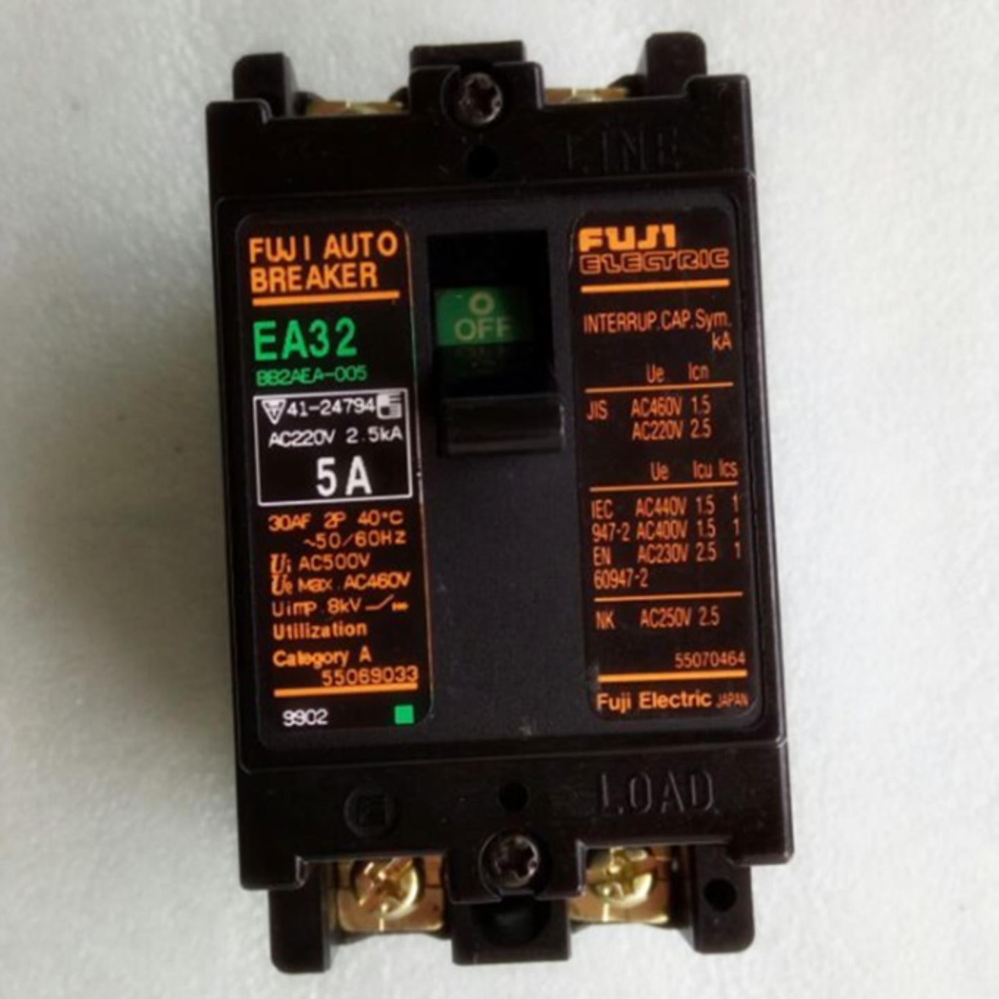 隆兴用墙壁围绕*