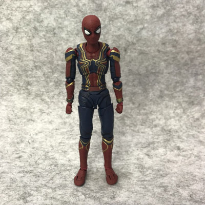 厂家iron spider-man is an animated action figure avengers