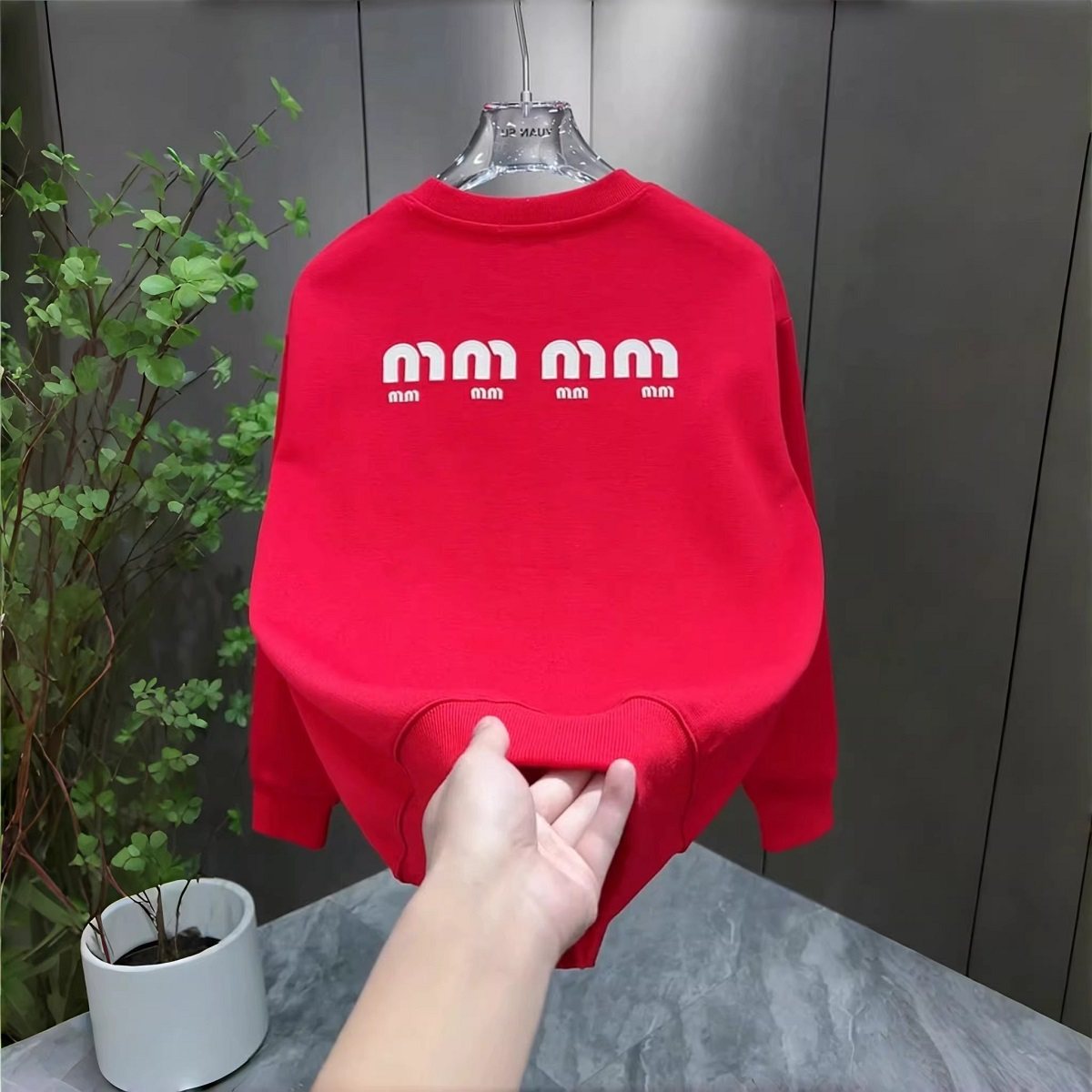 秋冬季新款时尚字母印花圆领卫衣男简约红色长袖潮流百搭套头上衣