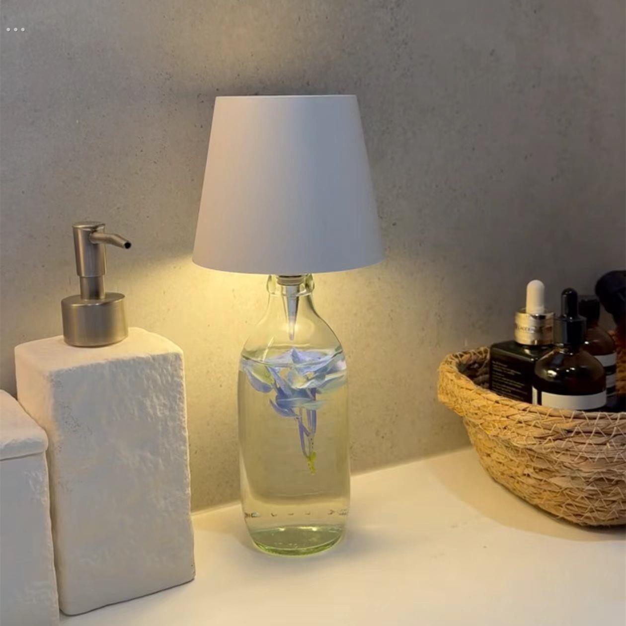 氛围感小夜灯个性创意手工酒瓶装饰灯嵌入式可移动充电小台灯