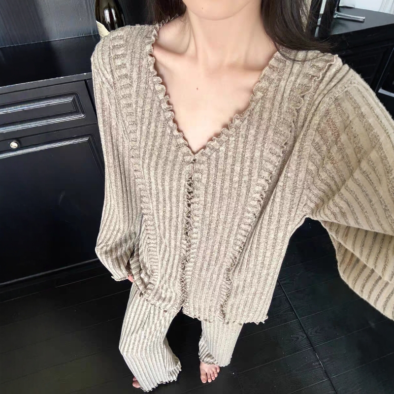 美拉德睡衣女春秋季木耳边坑条V