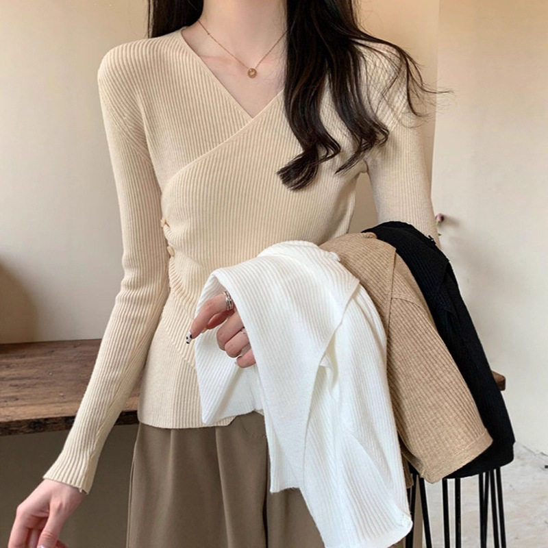 卡其色短款针织打底衫女秋季流行风格穿搭毛衣高级感修身长袖上衣