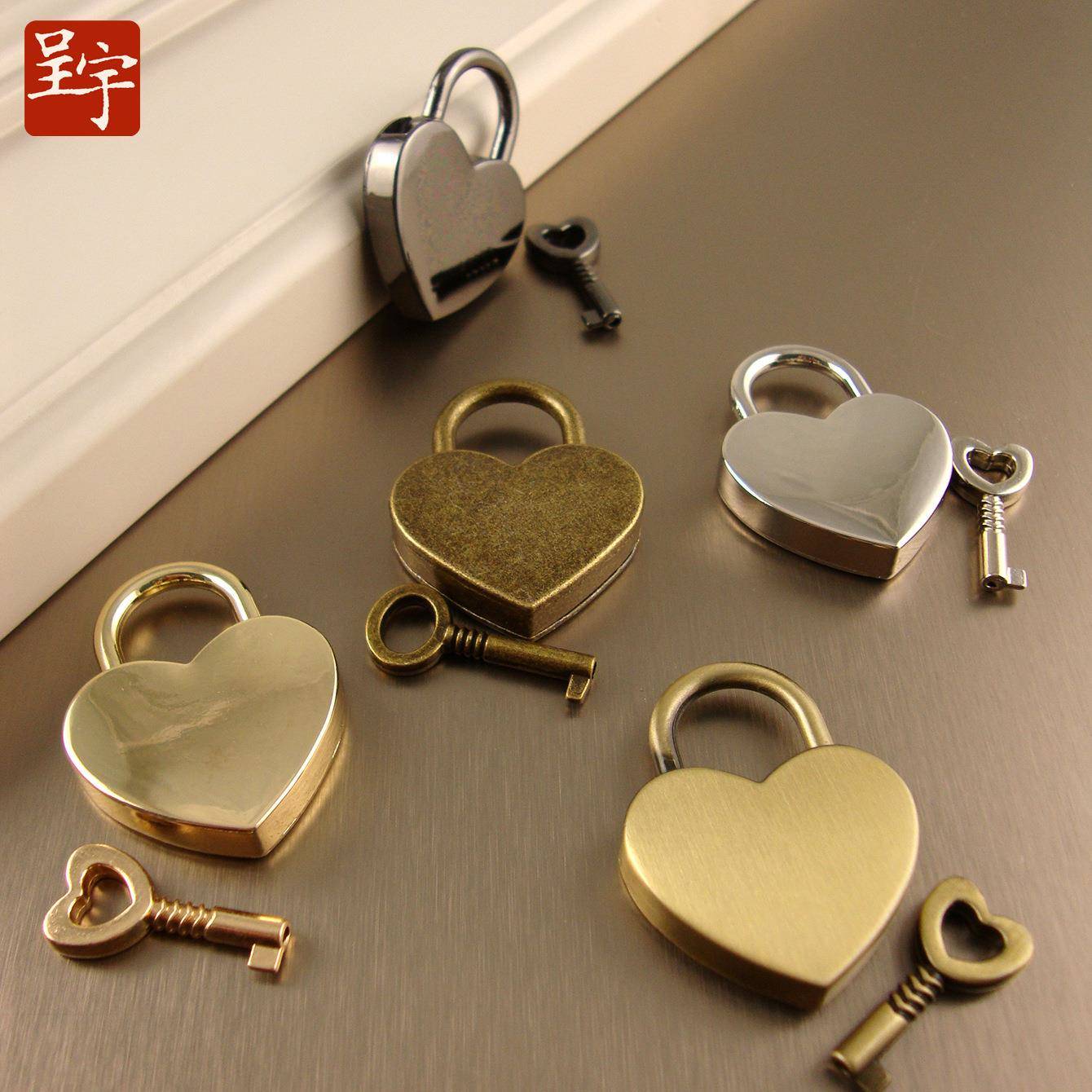 金属爱心挂锁桃心宿舍柜子超小迷你小锁带钥匙行李箱锁头包包锁扣